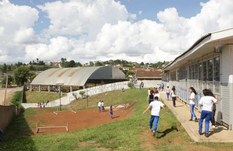 Os 700 estudantes acompanham as aulas em um espaço emprestado por outra escola | Ivonaldo Alexandre/ Gazeta do Povo