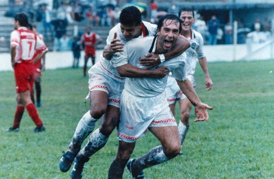 Matosas comemora lendário gol na Estradinha | Arquivo / Luis Carlos Matosas Sidcley / Gazeta do Povo