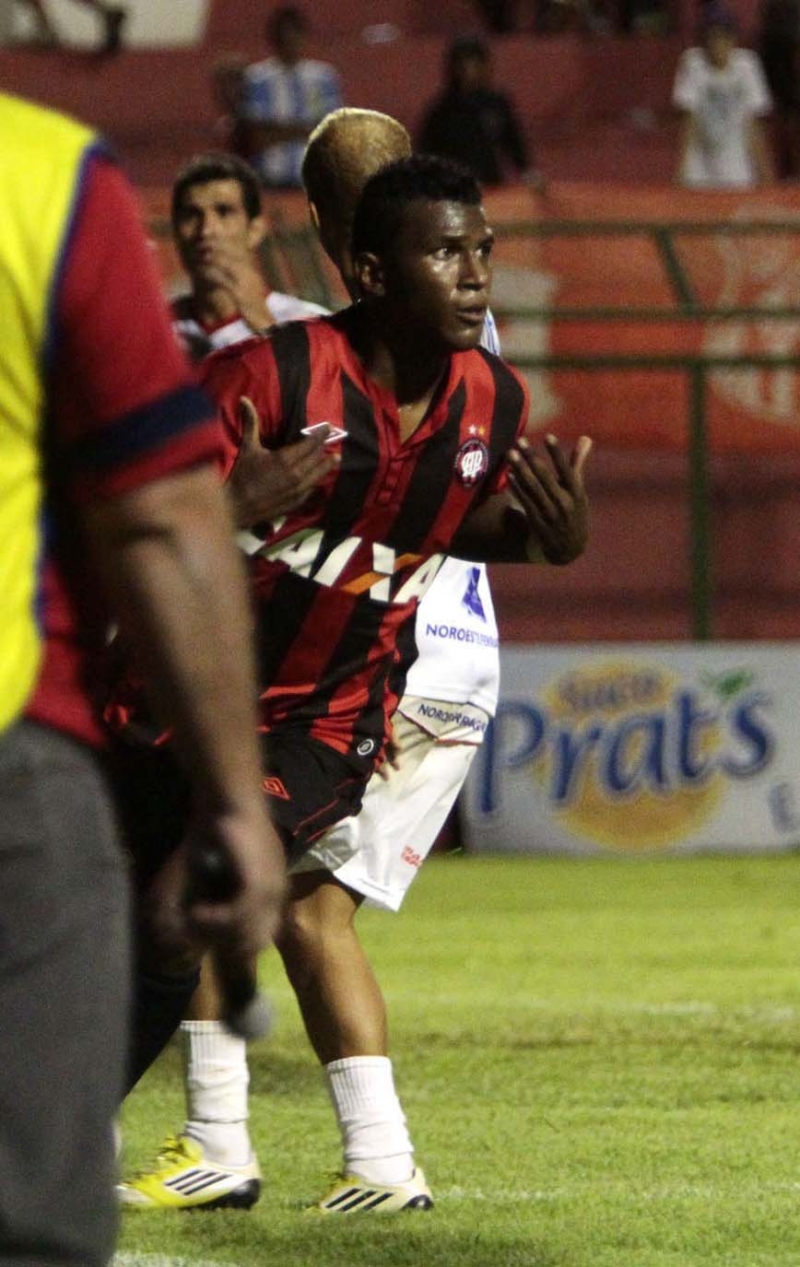 Gol sobre o ACP foi o 9º de Coutinho no Estadual | Ivan Amorim/ Gazeta do Povo