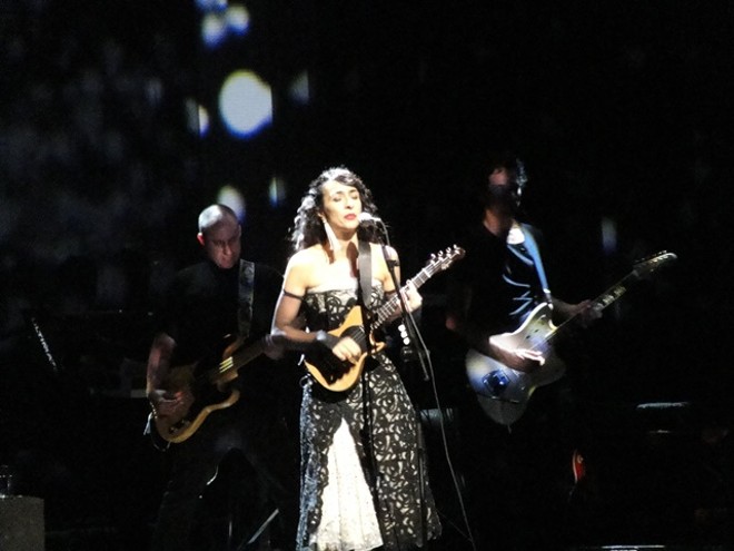 Efeitos de luz e projeções deram um toque a mais ao show |