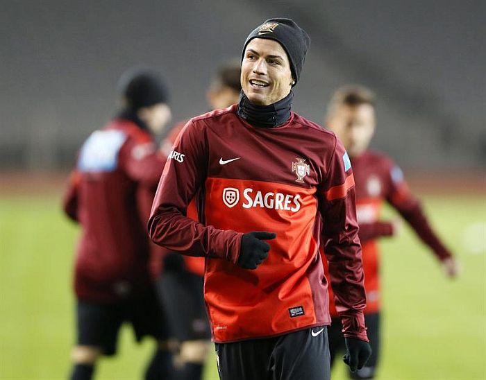 Cristiano Ronaldo afirma que Portugal tem que entrar em campo para ganhar todos os jogos nas Eliminatórias | Yuri Kochetkov / EFE