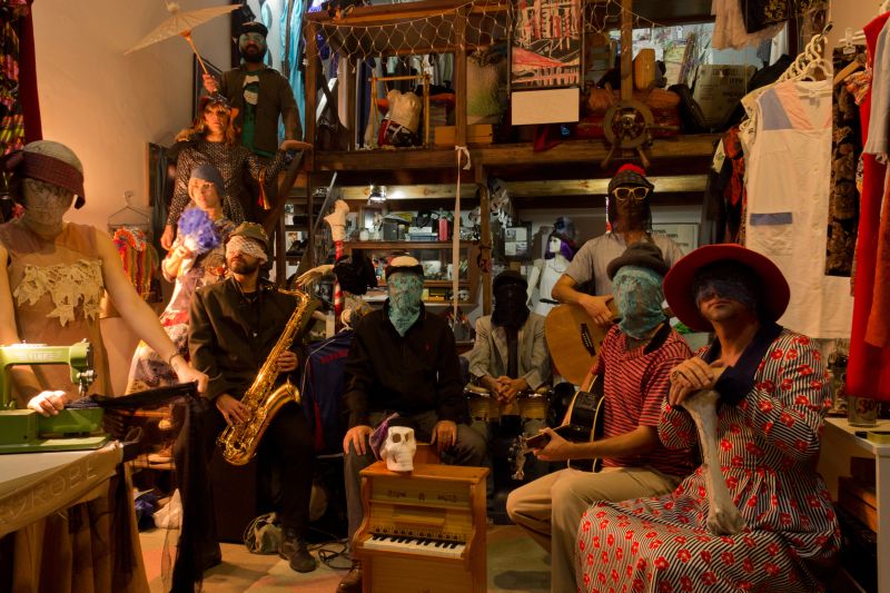 Orquestra fashion: performance de rock e costura é atração da mostra paralela | Alberto Krawczyk/Divulgação