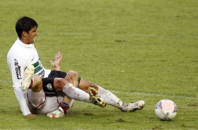 Leandro Almeida dá entrada forte em paranista |