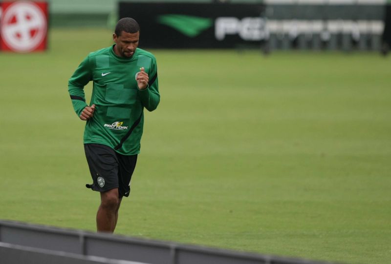 Pereira, um dos titulares da zaga do Coxa | Aniele Nascimento / Gazeta do Povo