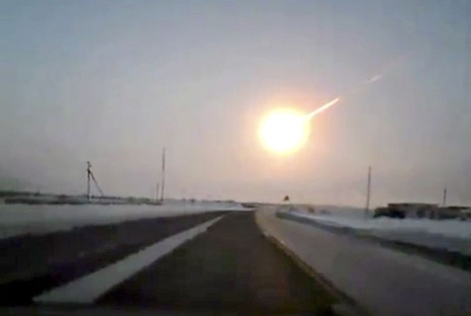 Cinegrafista amador registra queda de meteorito na Rússia no mês passado |