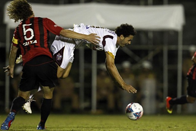 Renan Foguinho derruba atleta do Toledo | 
