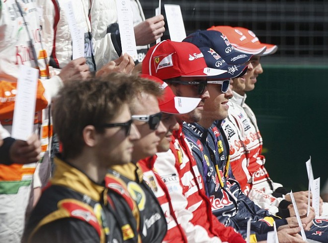 Pilotos posam antes da largada em Melbourne | 