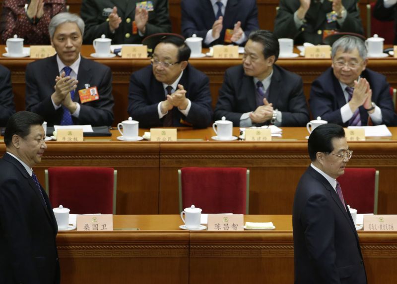 O presidente da China, Hu Jintao, e o chefe do partido comunista Xi Jinping, chegam para a cerimônia de abertura da Conferência Consultiva Política do Povo Chinês | Jason Lee/ Reuters