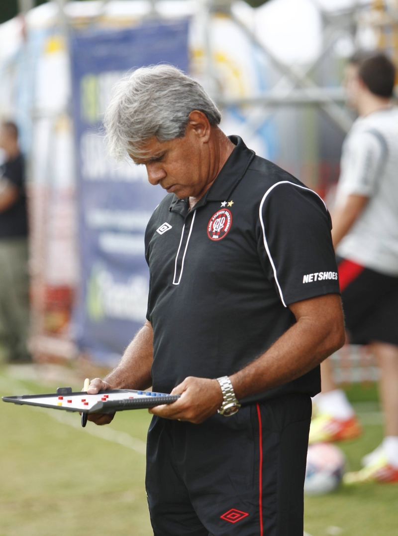 Após começo claudicante, Arthur Bernardes parece ter achado um time competitivo | Daniel Castellano/ Gazeta do Povo