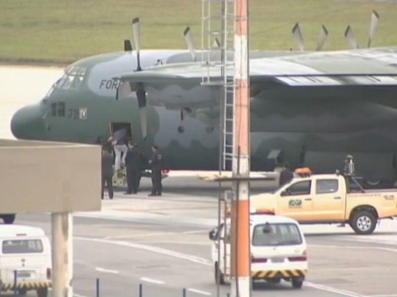 Avião da Força Aérea levou 38 detentos para presídios do Rio Grande do Norte e Rondônia | Divulgação/ RPCTV