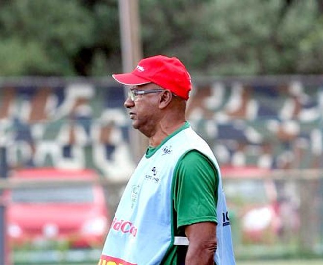 Arapongas: Zezito (caiu na 4ªrodada) Edmilson Alves assumiu |