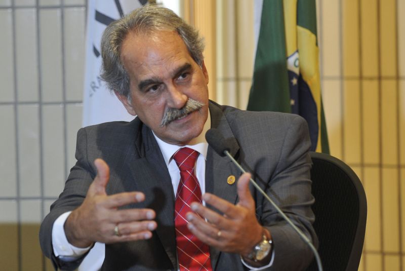 Roberto DÁvila, presidente do CFM, quer deflagrar nova discussão sobre o assunto no Brasil | Antônio Cruz/ Abr