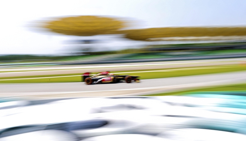 Vencedor na Austrália, Kimi Raikkonen volta a figurar entre os favoritos em Sepang | Srdjan Suki/EFE