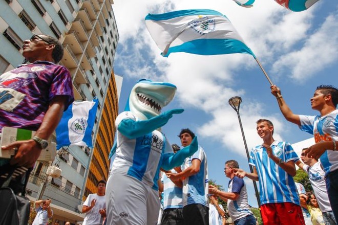 A cidade de Londrina está pintada com as cores do Tubarão, para receber o clássico contra o Coritiba |
