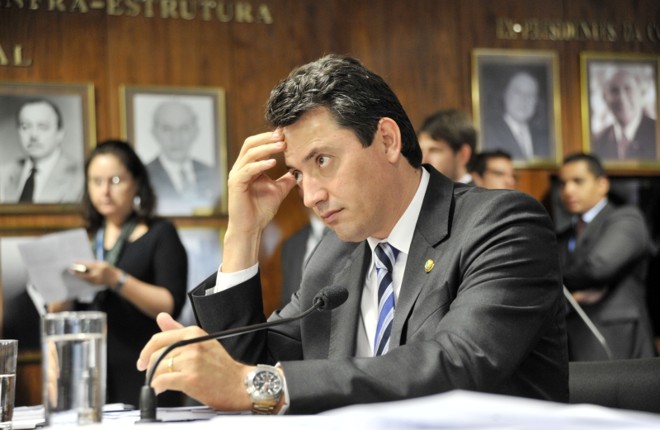 Souza: tentativa de incluir mudança no mar territorial |