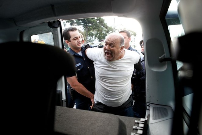 Vendedor ambulante é preso nas ruínas. Ele teria desacatado guardas municipais |