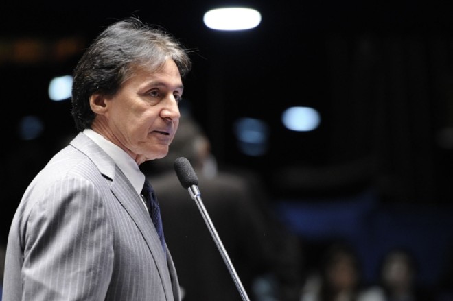 Eunício Oliveira (PMDB-CE), senador |