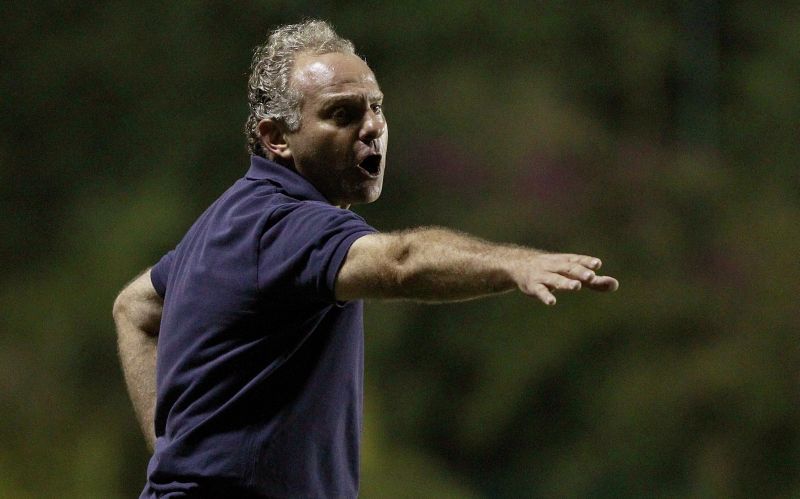 Toninho criticou muito o Paraná pelo primeiro tempo contra o São Bernardo | Hugo Harada / Gazeta do Povo