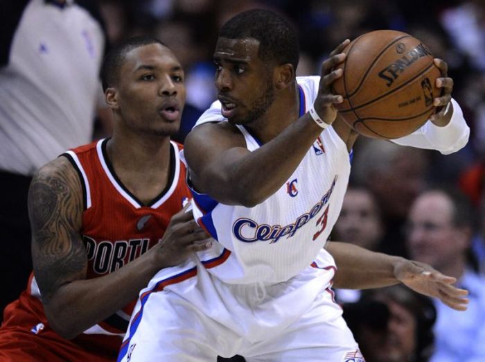 Duelo de armadores entre Chris Paul, do Clippers, e Damian Lillard, do Trail Blazers | Michael Nelson / EFE