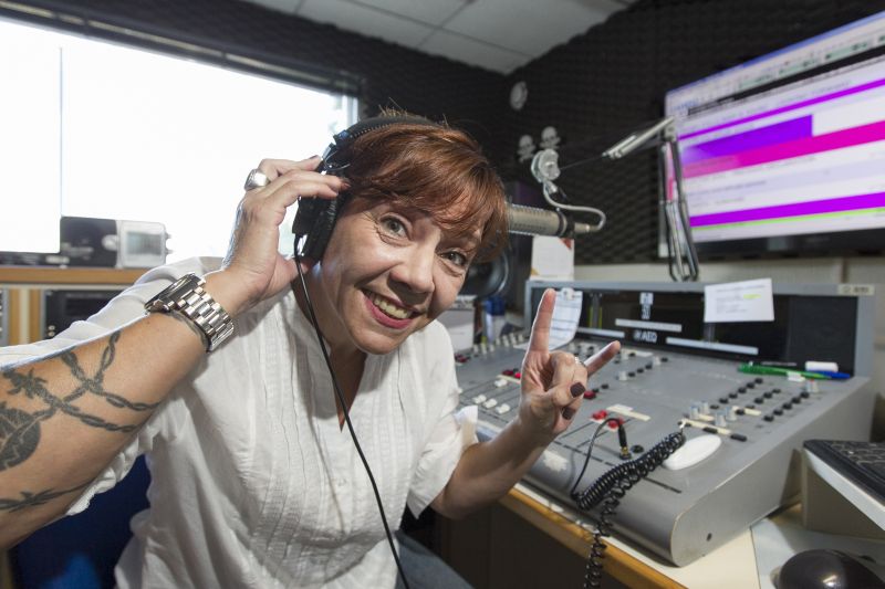 A apresentadora Marielle Loyola, que faz do Geração Mundo Livre um canal de tendências do rock | Diego Pisante/Gazeta do Povo