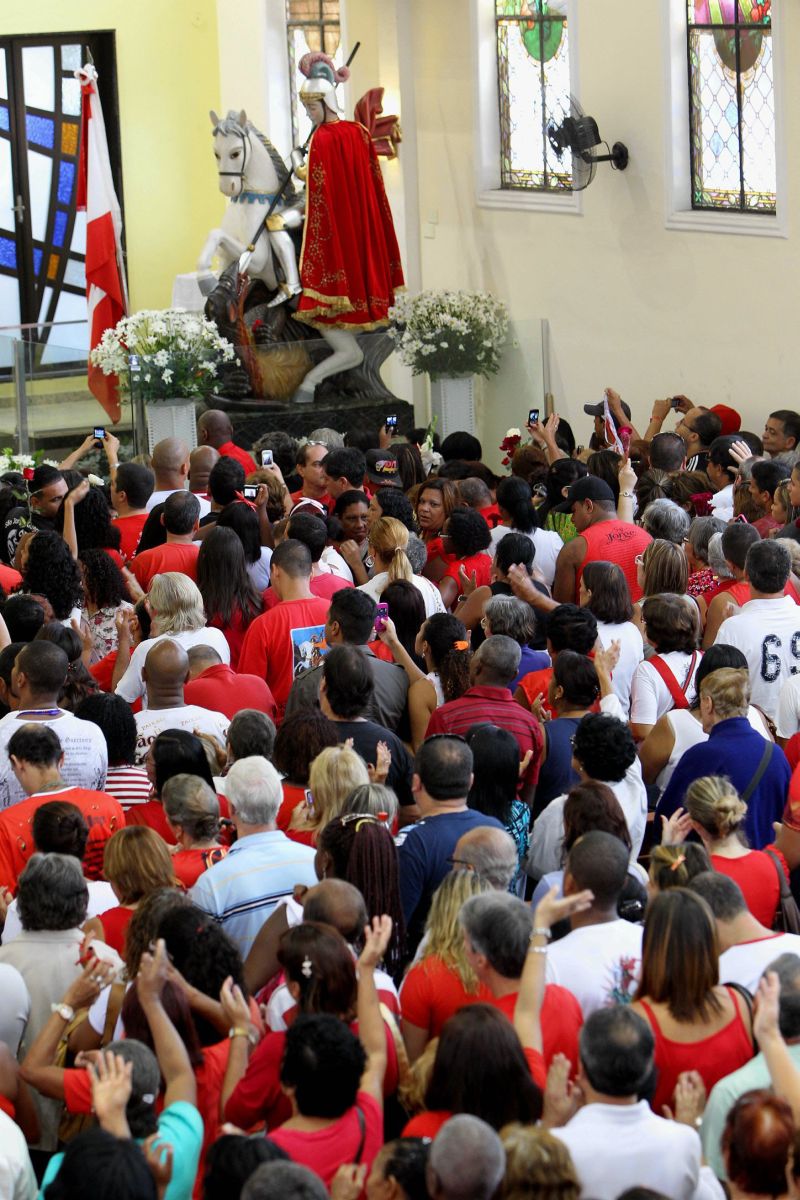 Homenagens iniciaram ainda de madrugada | Osvaldo Praddo Agência O Dia