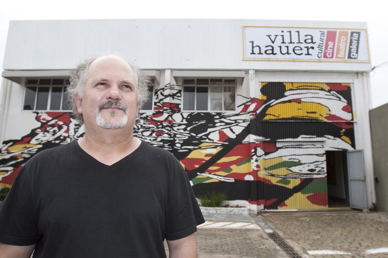 Alfredo Gomes Filho nasceu no Hauer e realizou o sonho de ter um centro cultural | Jonathan Campos/Gazeta do Povo e Aniele Nascimento/Gazeta do Povo