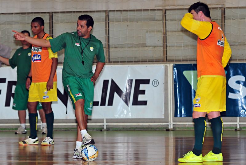 Marquinhos Xavier, técnico do Rondon: reformulação de quase 100% do elenco | Marcos Labanca/ Gazeta do Povo