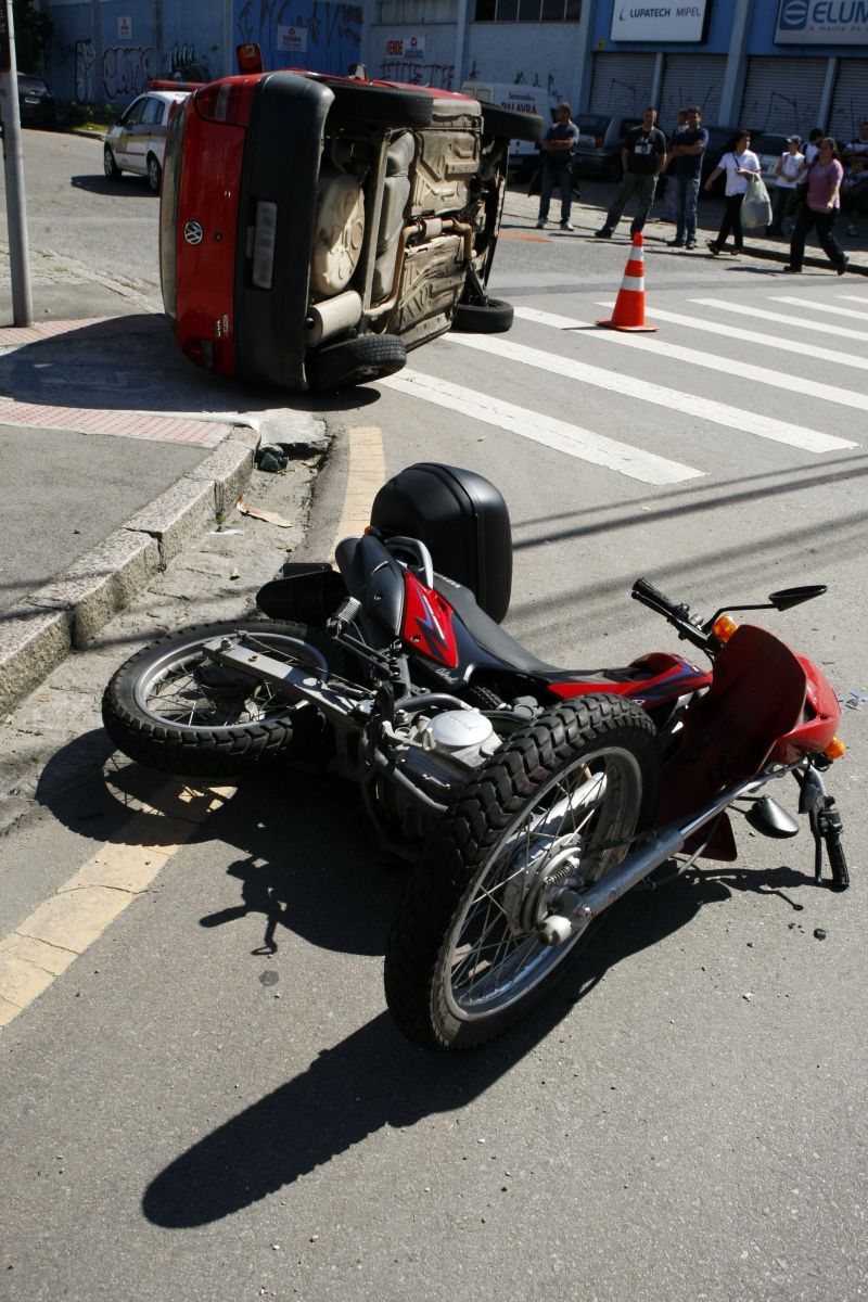 Bombeiros atenderam 31,8 mil motociclistas em 2012 | Henry Milleo/ Gazeta do Povo