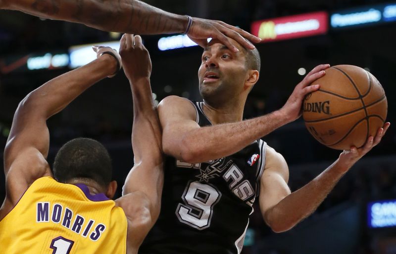 Tony Parker comandou vitória do Spurs diante do Lakers no Staples Center | Reuters