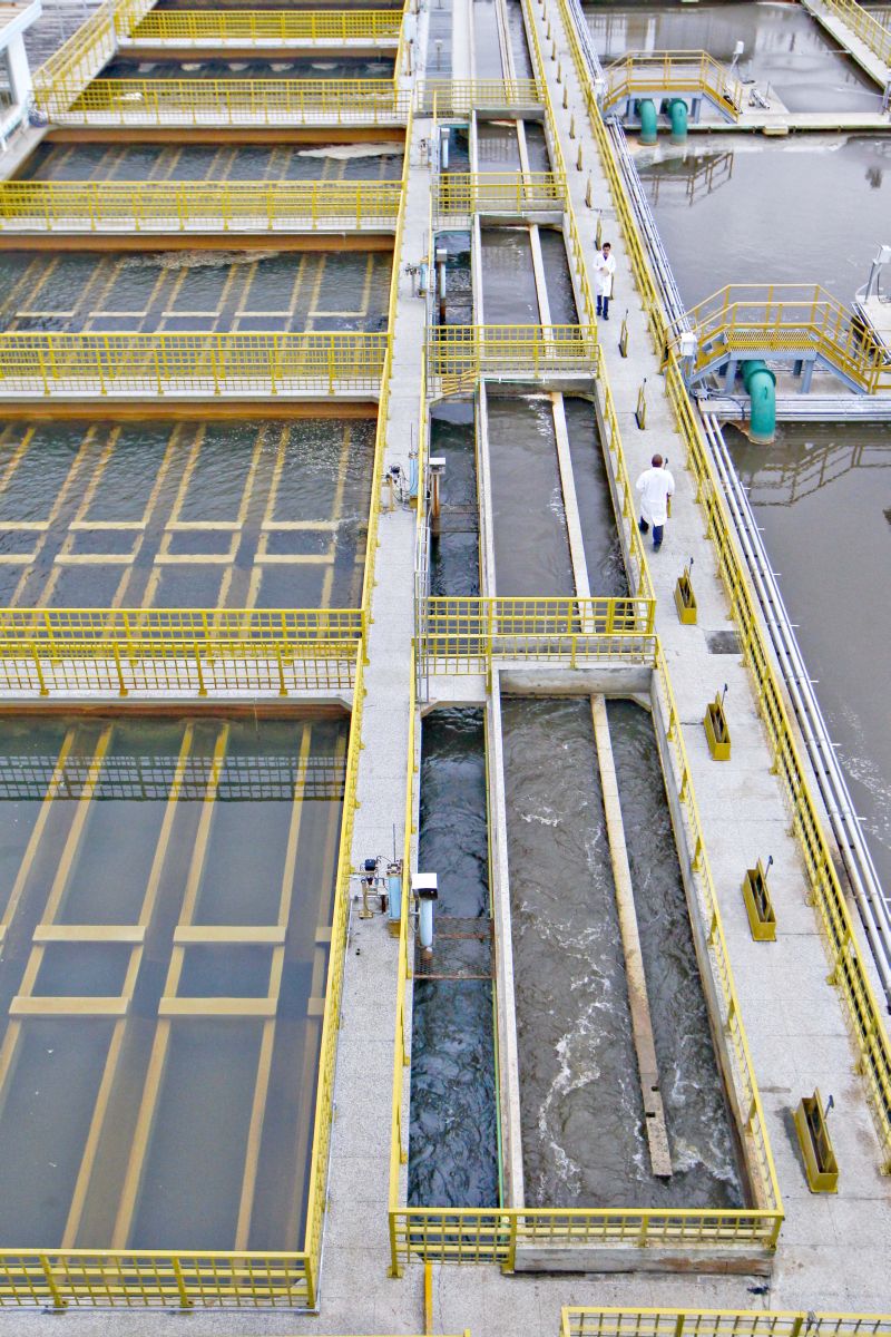 De cada 100 litros captados para a Grande Curitiba, 38,1 não entram no caixa da Sanepar | Daniel Castellano/ Gazeta do Povo