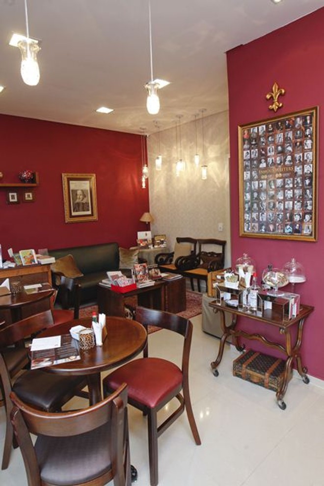 A Livraria Danúbio traz em sua decoração elementos de lojas estrangeiras de Paris e Buenos Aires, pesquisadas pelo dono, Diogo Fontana |