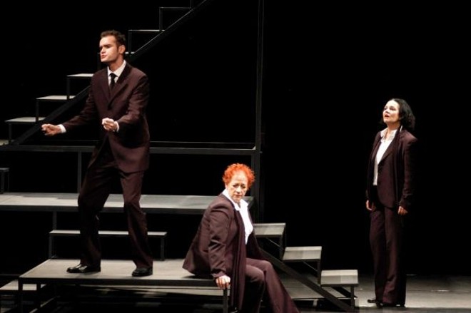 Pico na Veia - Encenado em 2005, no Guairinha, a peça dirigida por Marcelo Marchioro, que mostrava a Curitiba do escritor Dalton Trevisan, foi montado pelo Teatro de Comédia do Paraná (TCP), com produção própria do Guaíra |