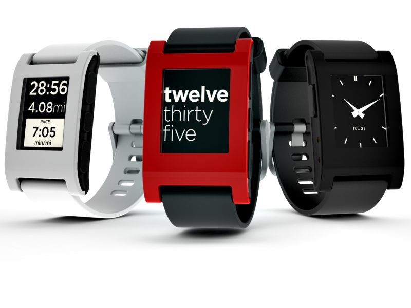 Relógios da Pebble Technology, que receberam US$ 10 milhões por meio do site Kickstarter | Divulgação