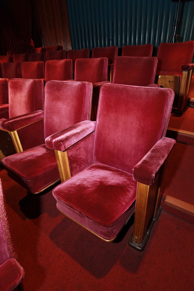 Restauro das poltronas do Teatro Guaíra é uma das partes da reforma | Antonio More/Gazeta do Povo