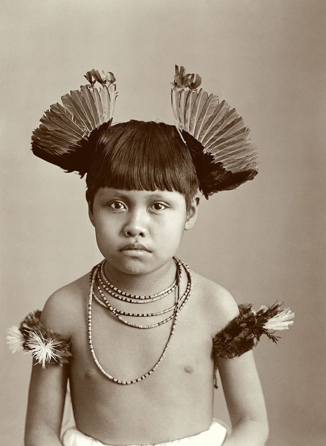 Foto de uma criança indígena tirada em 1879 |