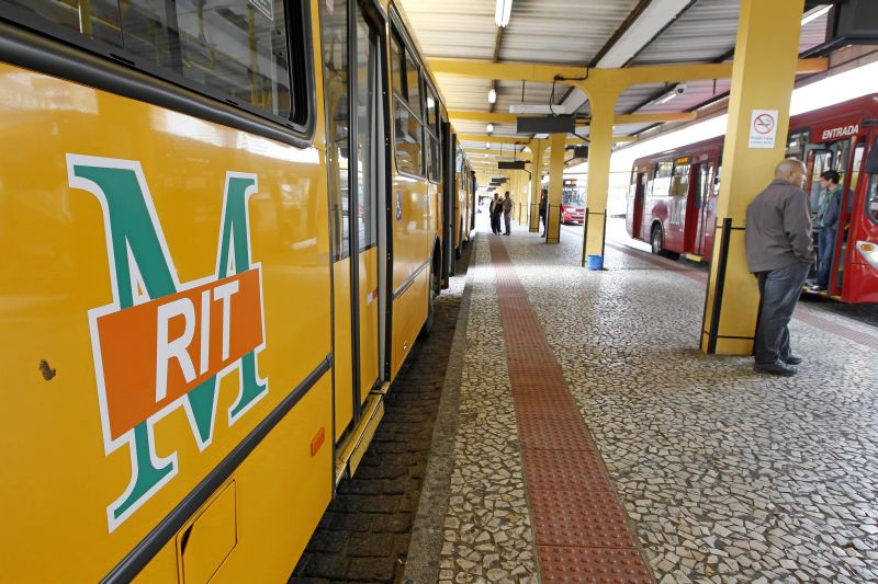 Ao todo, 13 municípios fazem parte da rede de transporte. Segundo a Urbs, integração encarece a tarifa em Curitiba | Antônio More/ Gazeta do Povo