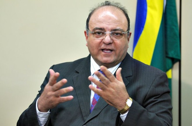 Para o presidente da comissão, Cândido Vaccarezza, há muitas leis que se chocam |