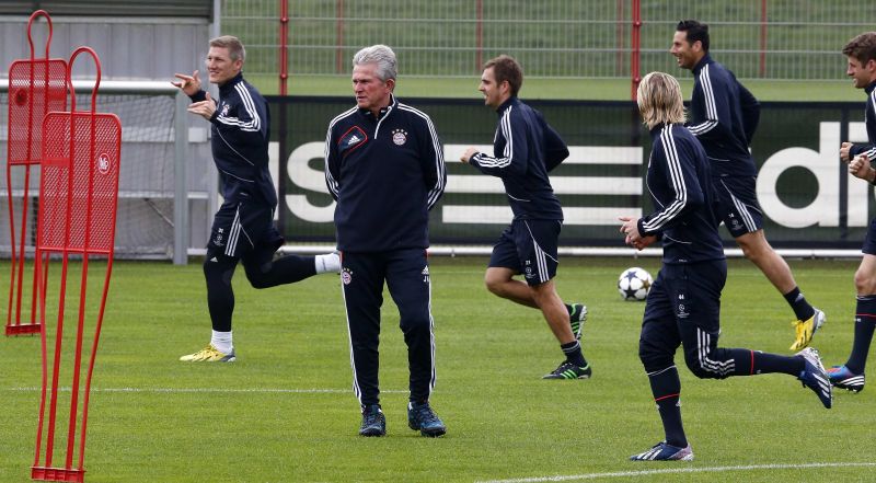 O técnico Jupp Heynckes durante treino do Bayern de Munique desta segunda-feira | Michael Dalder / Reuters