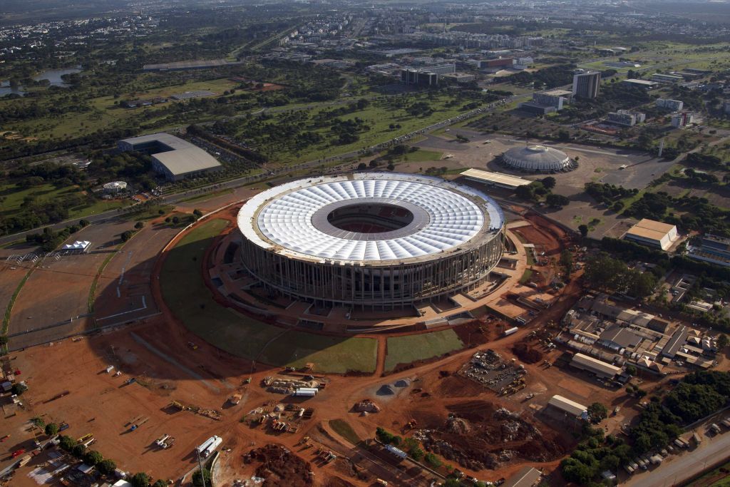 Brasília, sede do Estádio Nacional, gastará mais em capa de chuva do que coletes à prova de bala para a polícia | Reuters
