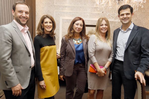 Daniel Levy (à esq.), diretor da Natura no Sul, recebeu um grupo de convidados para jantar na terça-feira, no restaurante Durski. O cardápio foi inspirado em um dos ingredientes da linha Natura Ekos, o Maracujá. Entre os seletos convidados estavam Vânia Schwertner, Graziela Fuzzo, Neuza Madalosso e André Caldeira | Daniel Derevecki