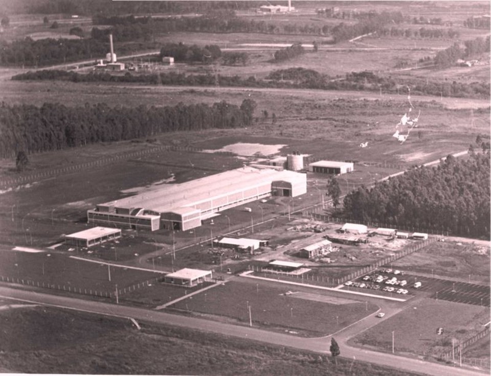 Foto das instalações da Bosch em Curitiba em 1975. Empresa foi uma das pioneiras alemãs por aqui | Divulgação