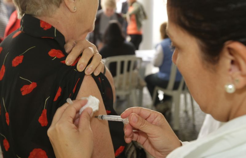 Vacinação vai até 26 de abril | Aniele Nascimento/ Gazeta do Povo