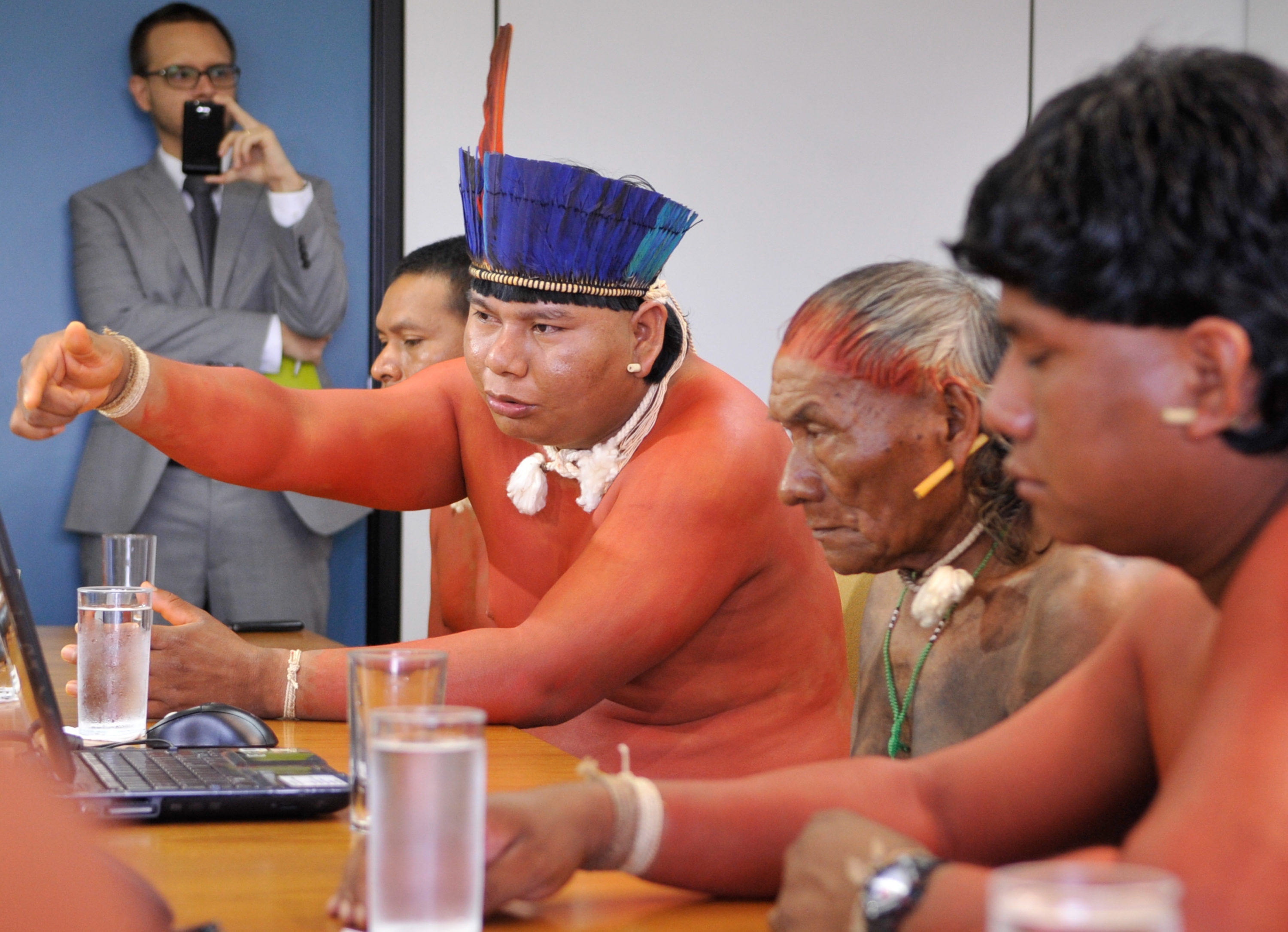 Índios xavantes na reunião da Comissão da Verdade | Antonio Cruz/ABr
