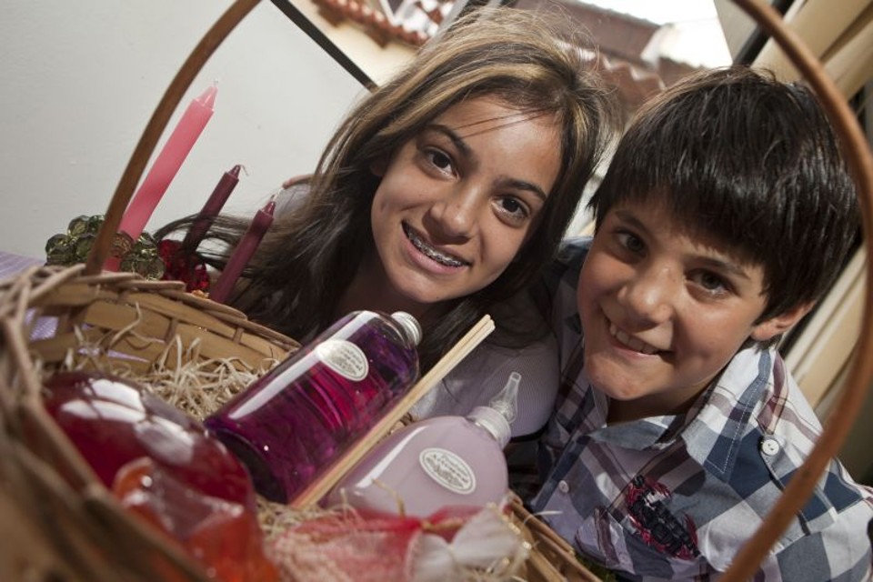 Ana Carolina e Arthur Benato: irmãos com veia empreendedora transformaram recreação em hobby lu­crati­vo | Marcelo Andrade/ Gazeta do Povo