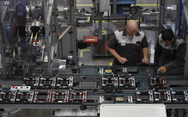 Dificuldades da indústria nacional limitam a oferta de produtos, avalia economista | Jonathan Campos/ Gazeta do Povo