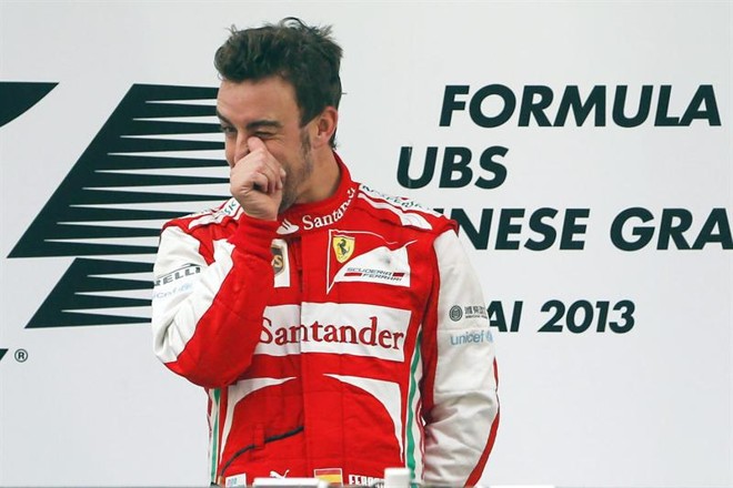 Alonso comemora primeira vitória da Ferrari no ano |
