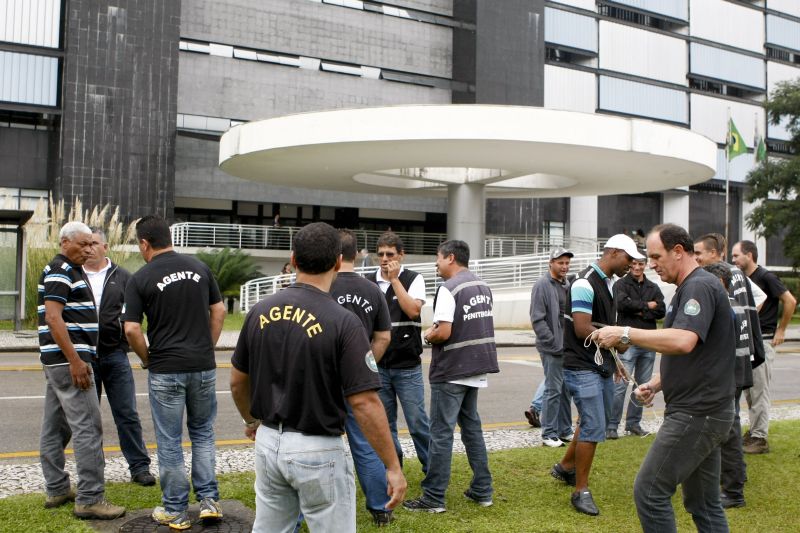 Servidores pedem aumento de 38% em adicional | Henry Milleo/ Gazeta do Povo