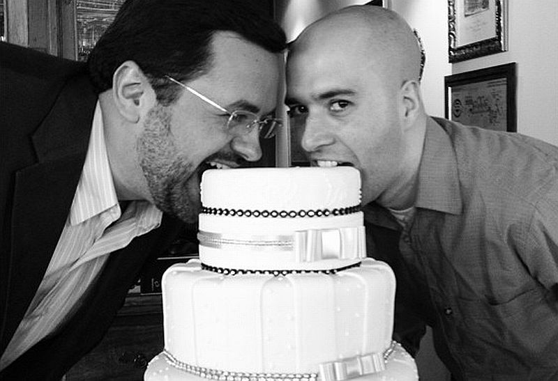 José Renato e Angelo foram os primeiros homens a oficilizar o casamento em Curitiba. Casal vive junto há 14 anos | Arquivo pessoal