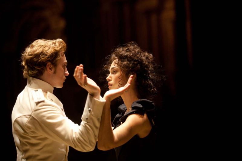 Vronsky (Taylor-Johnson) e Anna (Knightley): amor proibido | Divulgação
