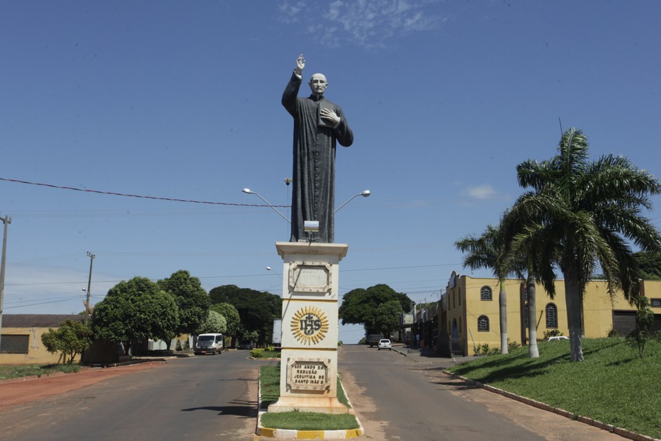 Estátua de Inácio de Loyola, fundador da Companhia de Jesus e que dá nome à cidade que abriga ruínas das reduções jesuíticas | Walter Fernandes
